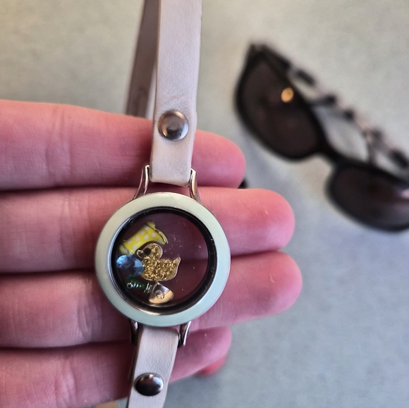 Coach - Picture 8 of 16